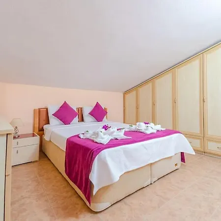 Apartment Kalkanda Merkezde Haftalik Kiralik Daire Kas