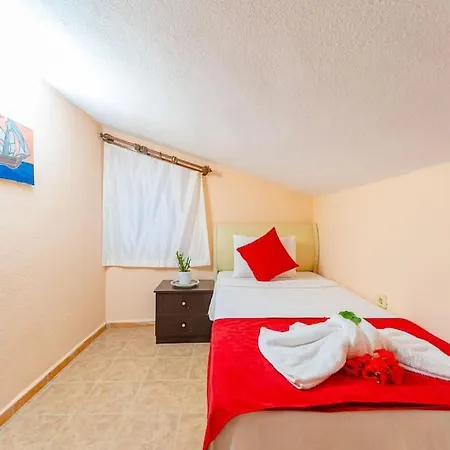 Kalkanda Merkezde Haftalik Kiralik Daire Appartement Kaş